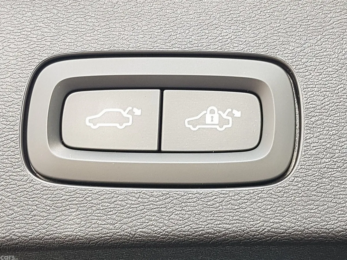 Volvo V60 Estate, Petrol Plug-in Hybrid, 2025, Blue