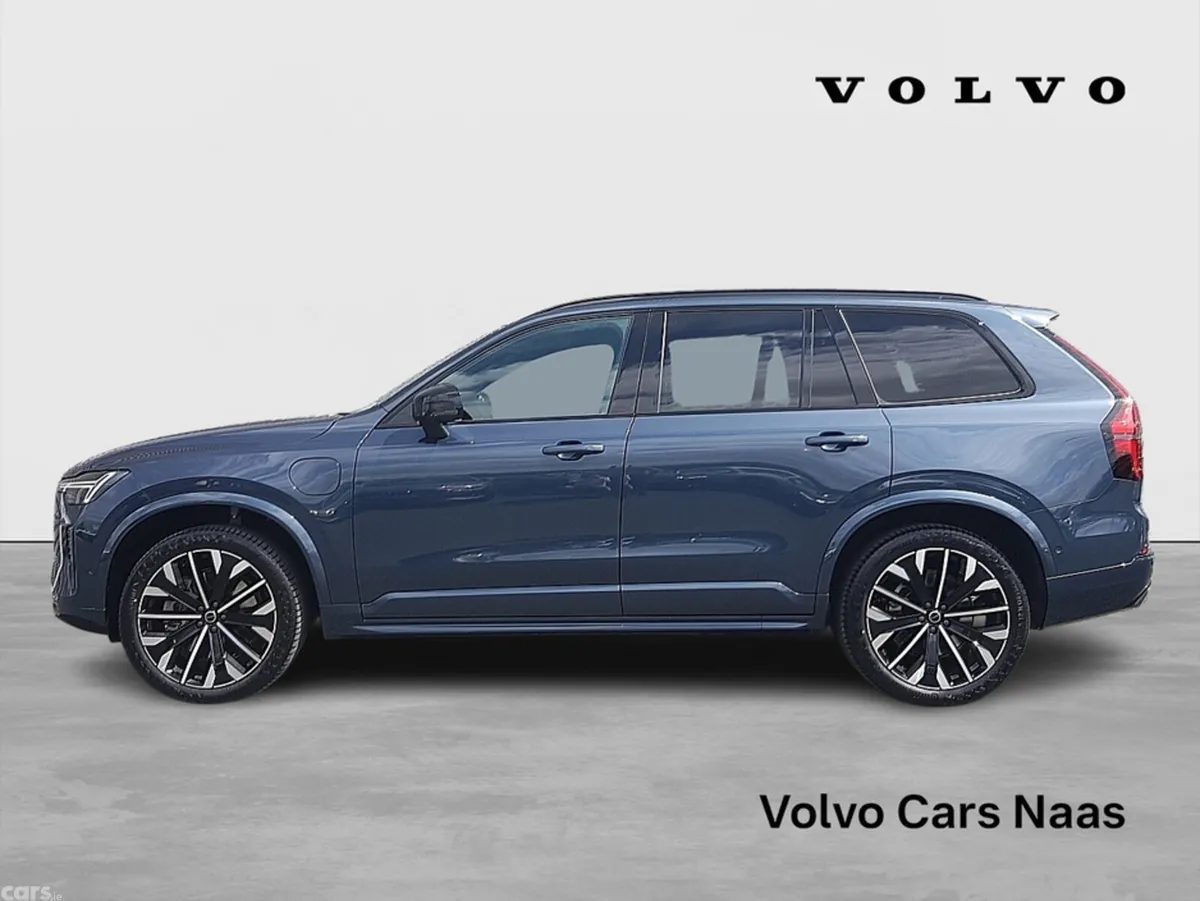 Volvo XC90 SUV, Petrol Plug-in Hybrid, 2026, Blue