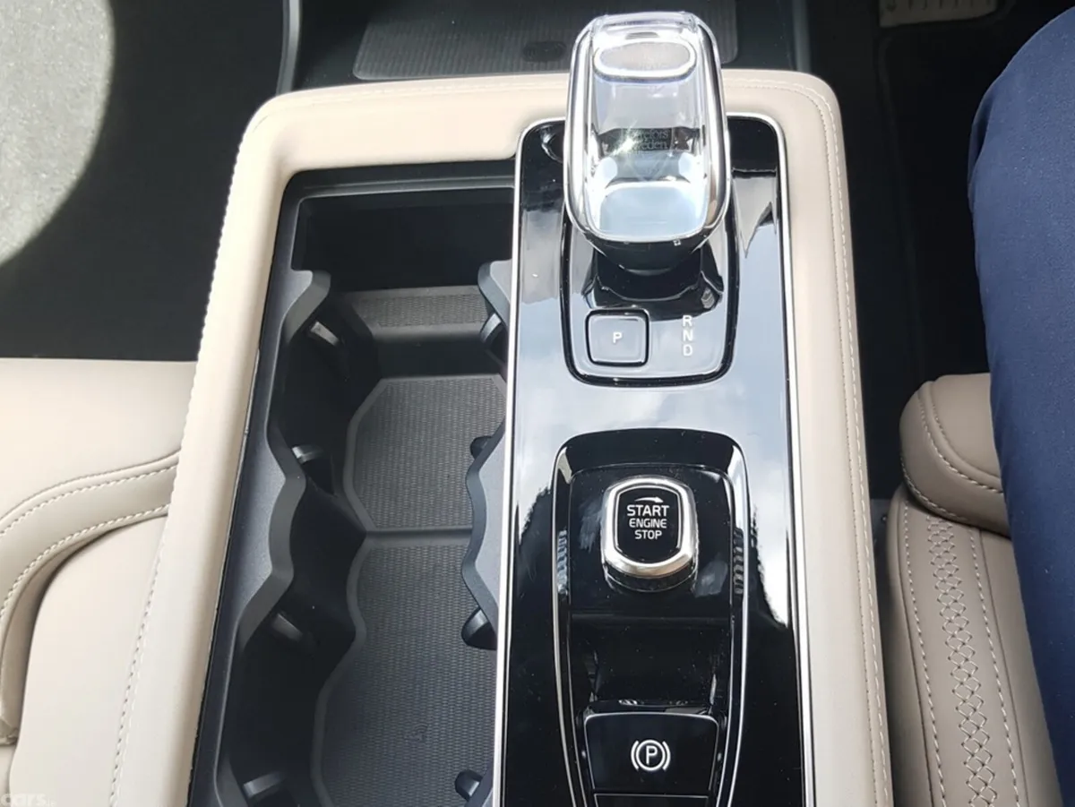 Volvo XC90 SUV, Petrol Plug-in Hybrid, 2026, Blue
