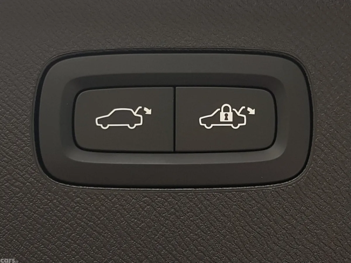 Volvo XC90 SUV, Petrol Plug-in Hybrid, 2026, Blue
