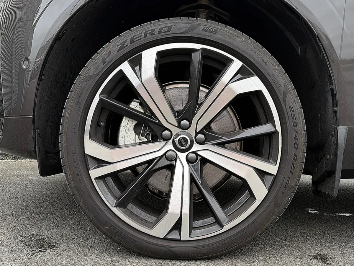 Volvo XC60 SUV, Petrol Plug-in Hybrid, 2025, Grey