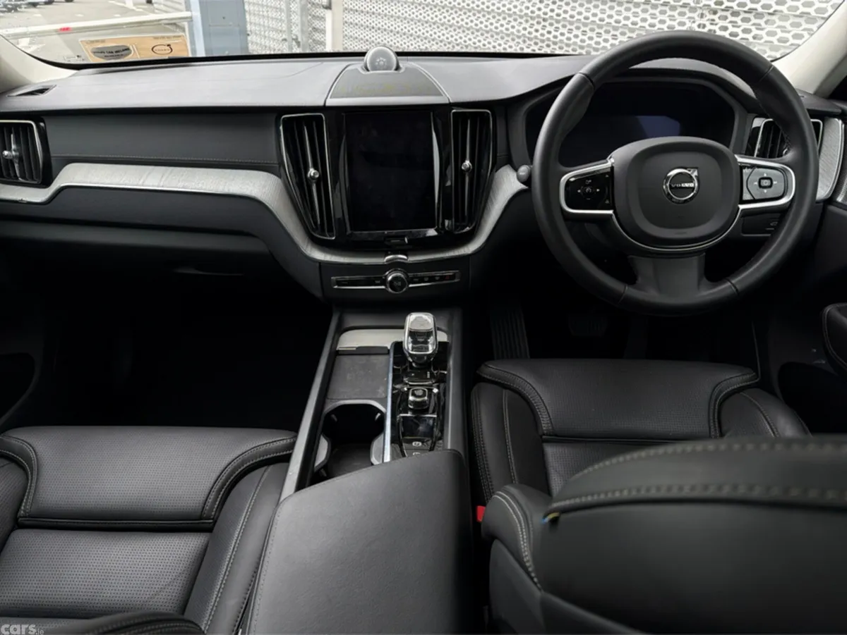Volvo XC60 SUV, Petrol Plug-in Hybrid, 2025, Grey