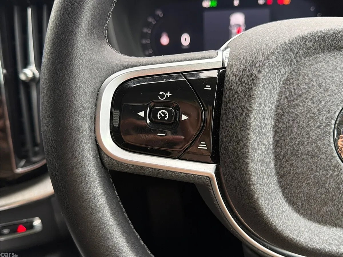 Volvo XC60 SUV, Petrol Plug-in Hybrid, 2025, Grey