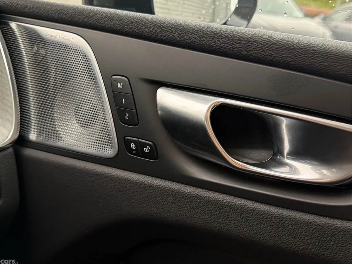 Volvo XC60 SUV, Petrol Plug-in Hybrid, 2025, Grey
