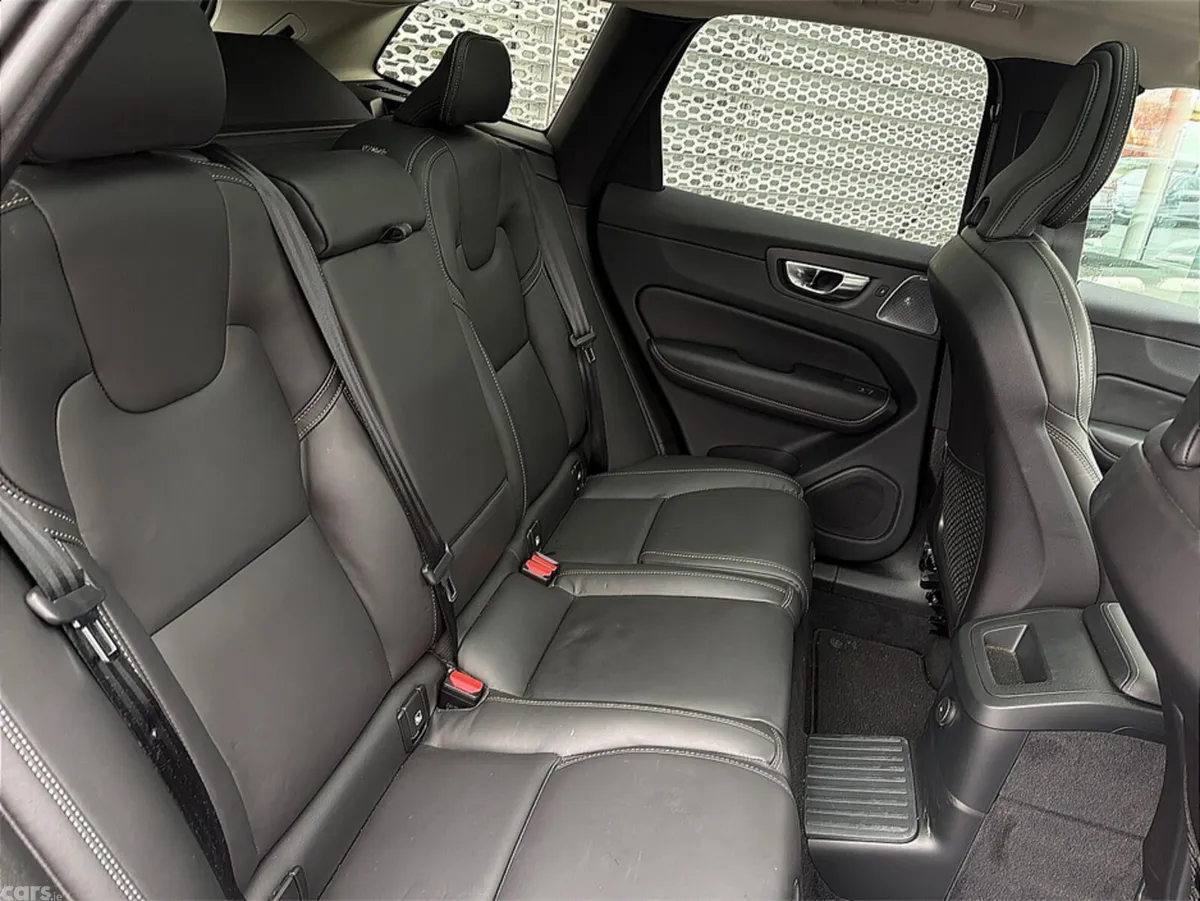 Volvo XC60 SUV, Petrol Plug-in Hybrid, 2025, Grey