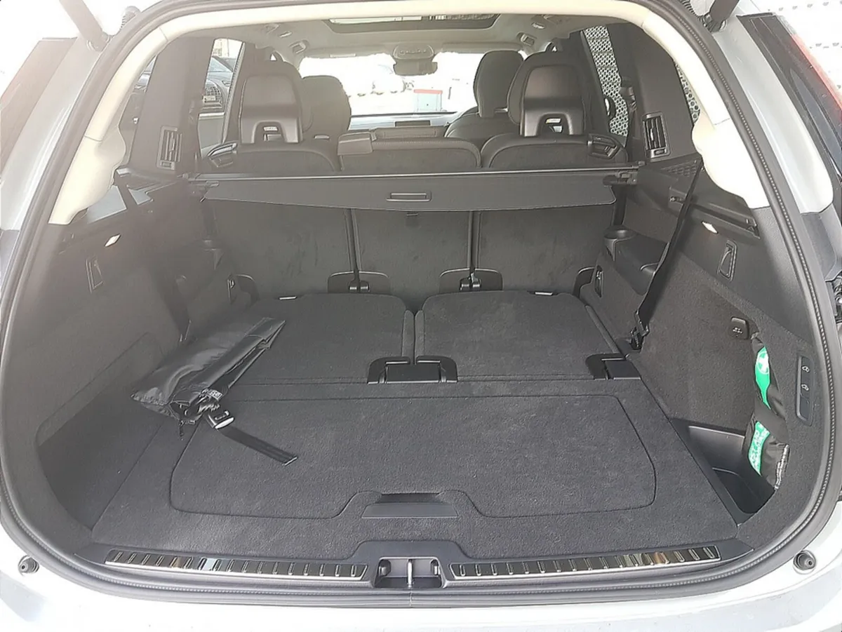 Volvo XC90 SUV, Petrol Plug-in Hybrid, 2026, Grey