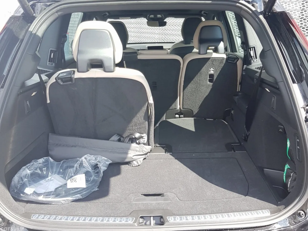 Volvo XC90 SUV, Petrol Plug-in Hybrid, 2026, Black
