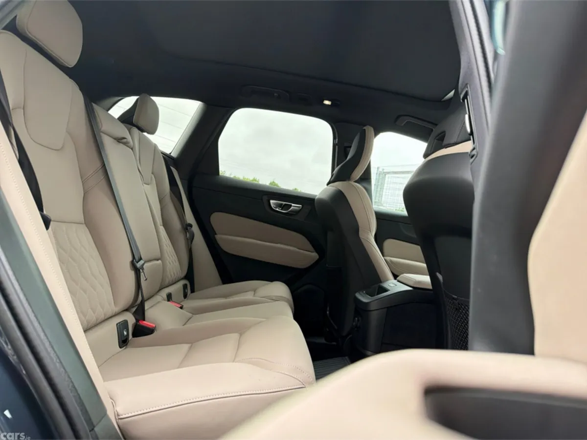 Volvo XC60 SUV, Petrol Plug-in Hybrid, 2026, Blue