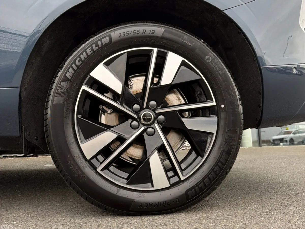 Volvo XC60 SUV, Petrol Plug-in Hybrid, 2026, Blue