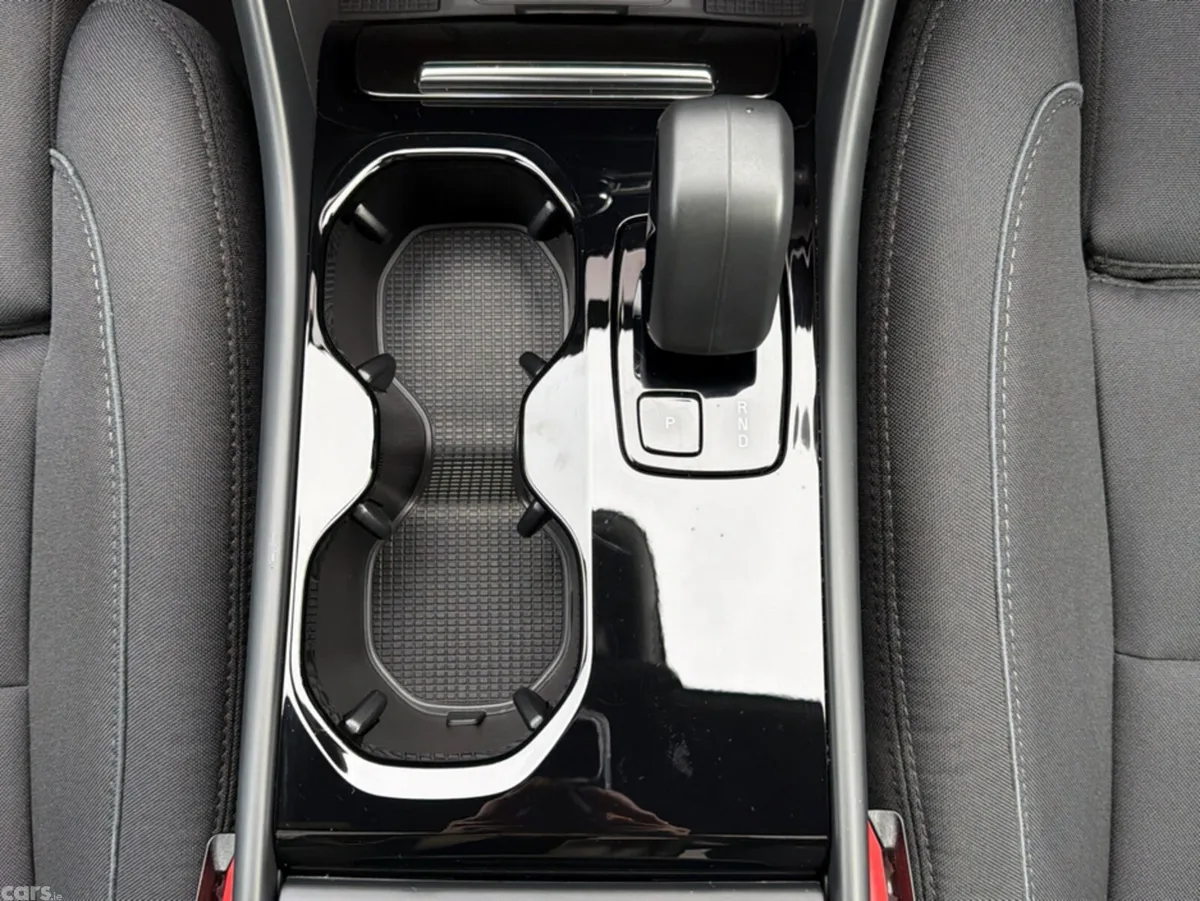 Volvo C40 Estate, Electric, 2023, White