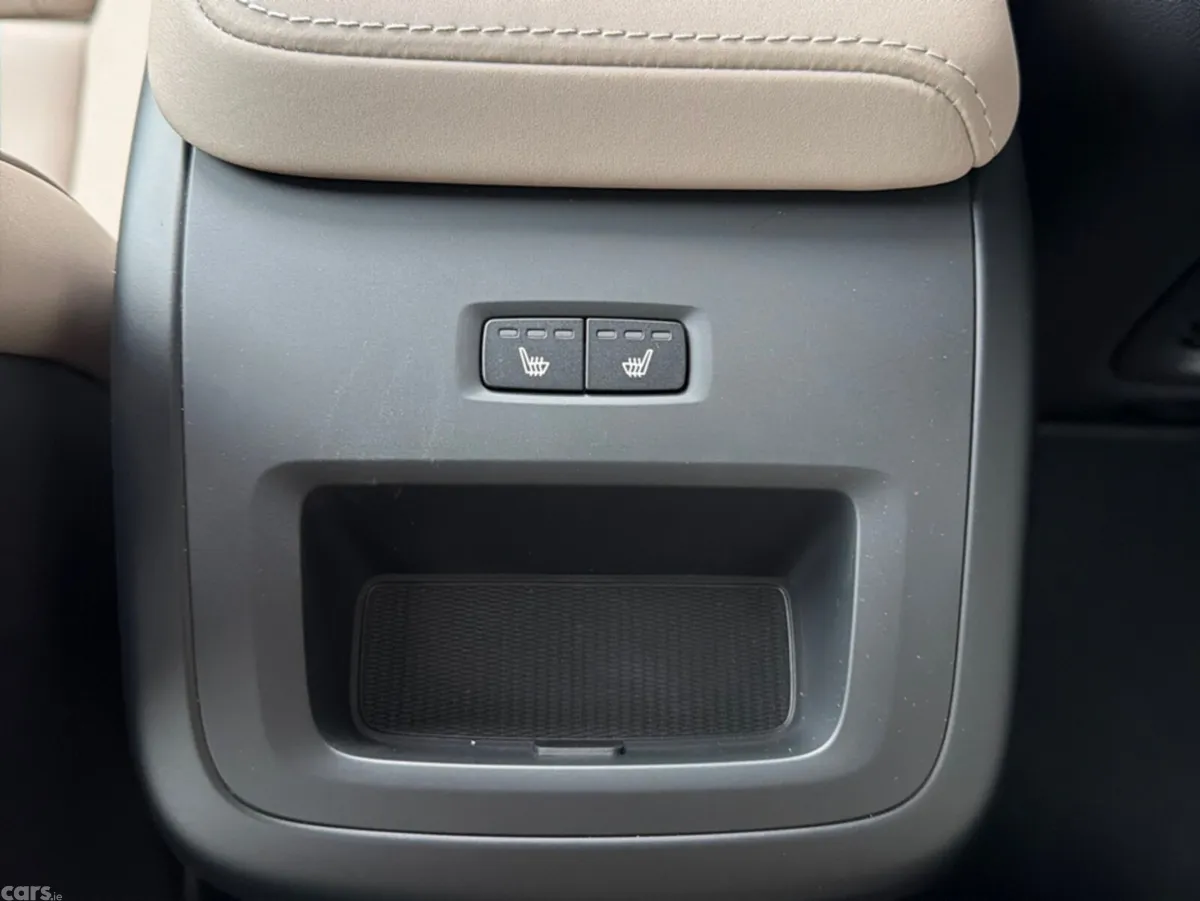 Volvo XC60 SUV, Petrol Plug-in Hybrid, 2026, Blue