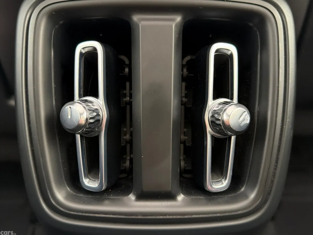 Volvo C40 Estate, Electric, 2023, White