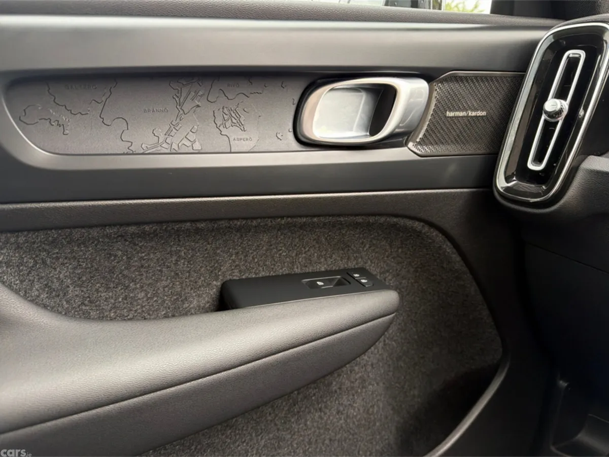 Volvo C40 Estate, Electric, 2023, White