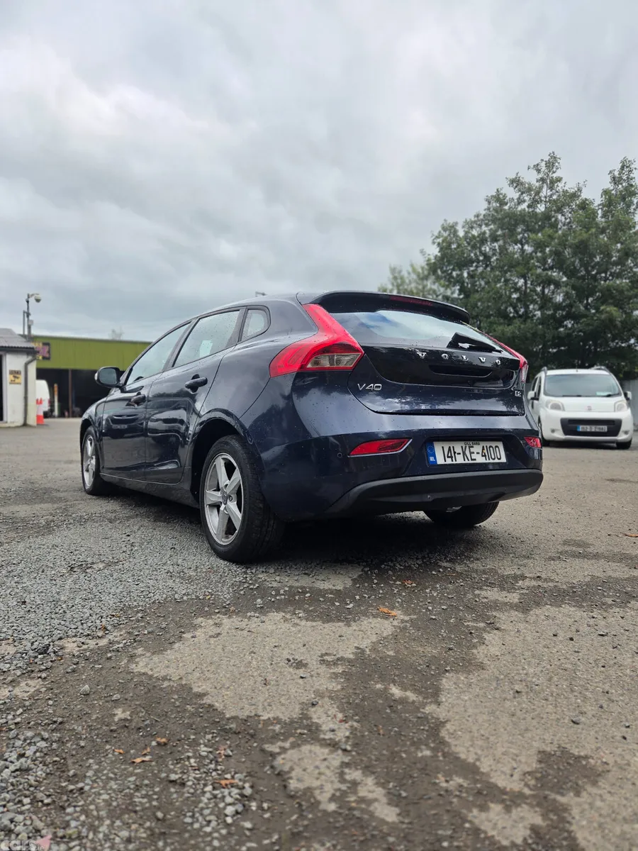 Volvo V40 Hatchback, Diesel, 2014, Blue