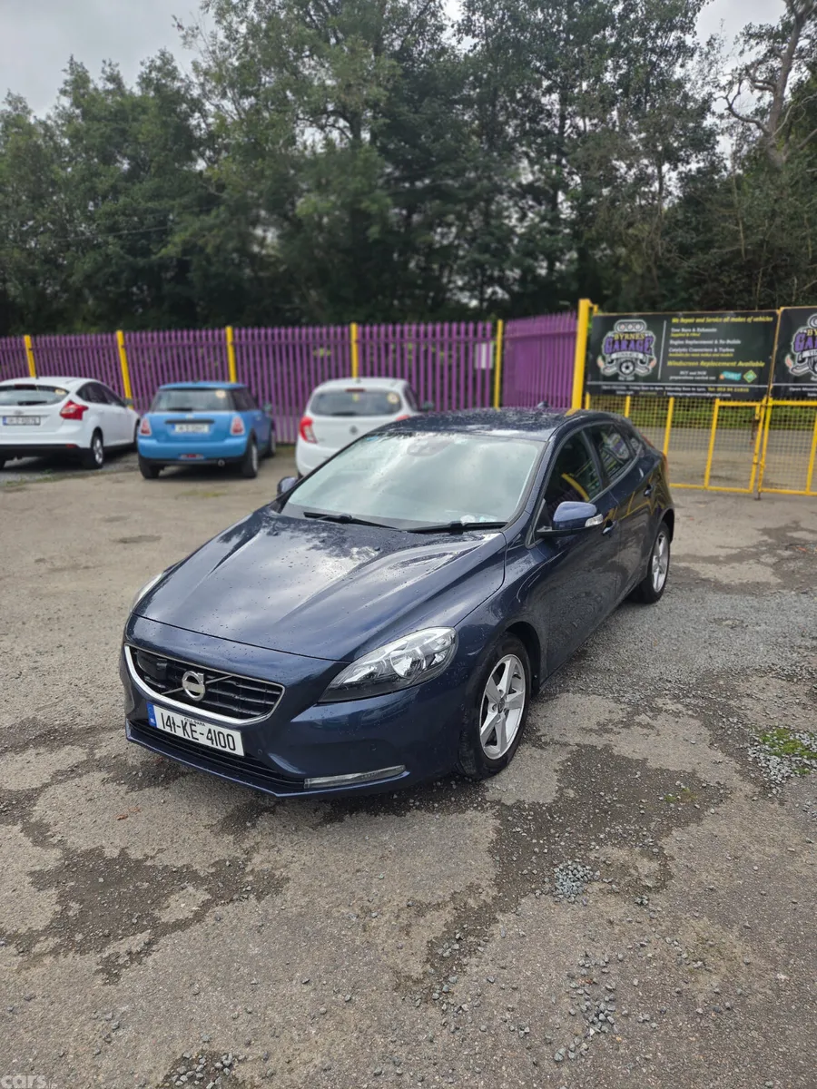 Volvo V40 Hatchback, Diesel, 2014, Blue