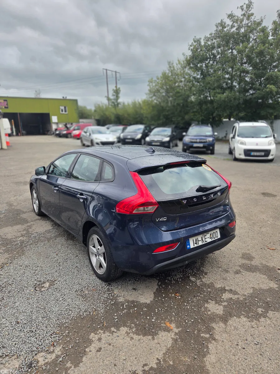 Volvo V40 Hatchback, Diesel, 2014, Blue