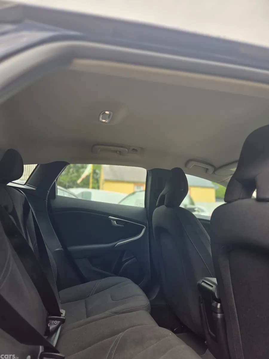 Volvo V40 Hatchback, Diesel, 2014, Blue
