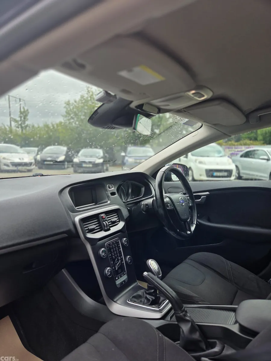 Volvo V40 Hatchback, Diesel, 2014, Blue