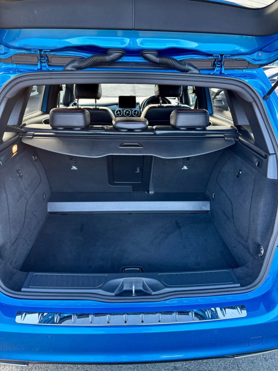 Mercedes-Benz B-Class MPV, Petrol, 2017, Blue