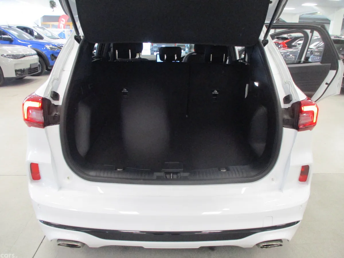 Ford Kuga SUV, Petrol Plug-in Hybrid, 2025, White