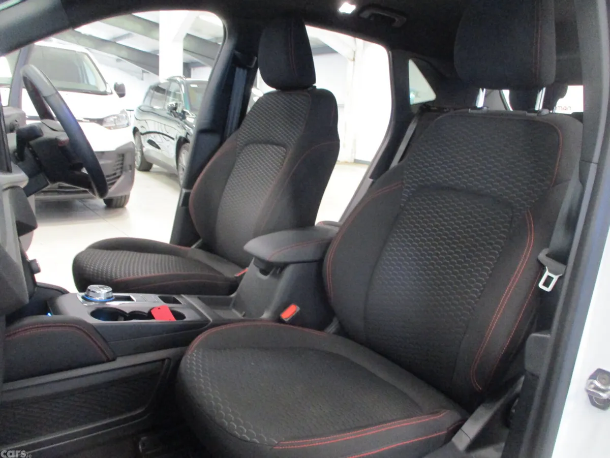 Ford Kuga SUV, Petrol Plug-in Hybrid, 2025, White