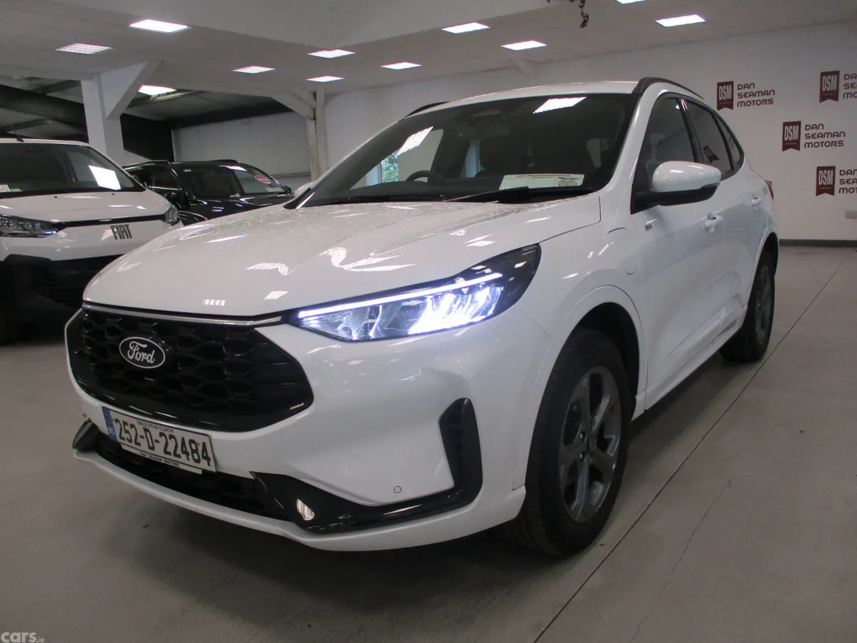 Ford Kuga SUV, Petrol Plug-in Hybrid, 2025, White