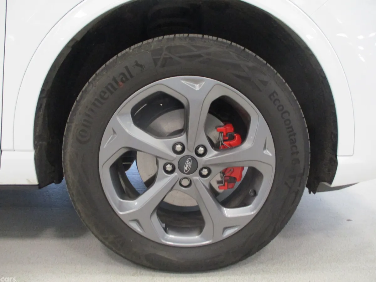 Ford Kuga SUV, Petrol Plug-in Hybrid, 2025, White