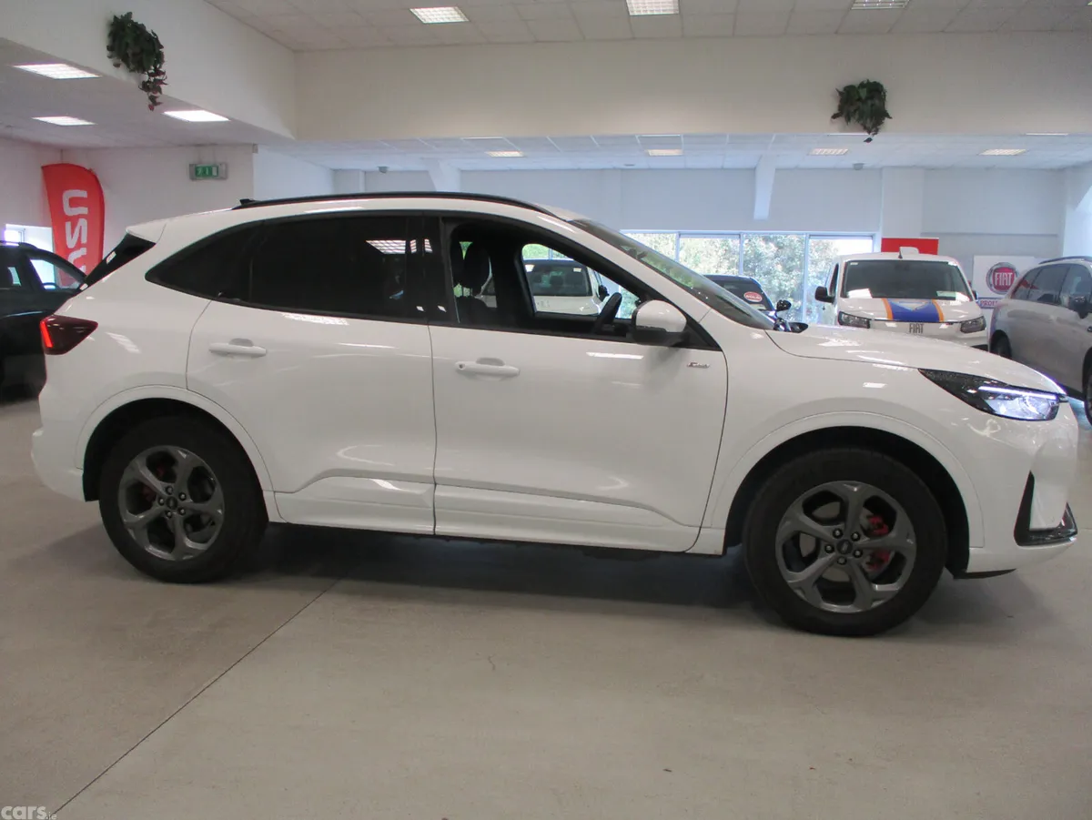 Ford Kuga SUV, Petrol Plug-in Hybrid, 2025, White