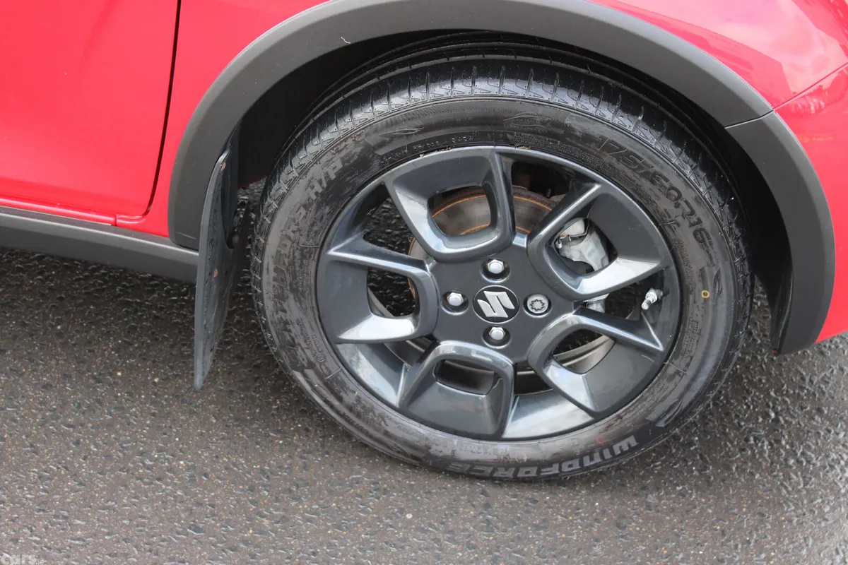 Suzuki Ignis Hatchback, Petrol, 2021, Red