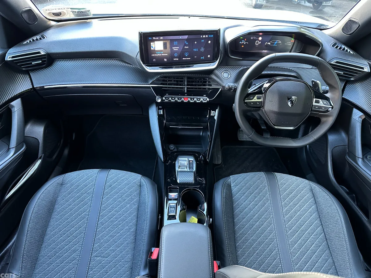 Peugeot 2008 MPV, Petrol, 2026, White