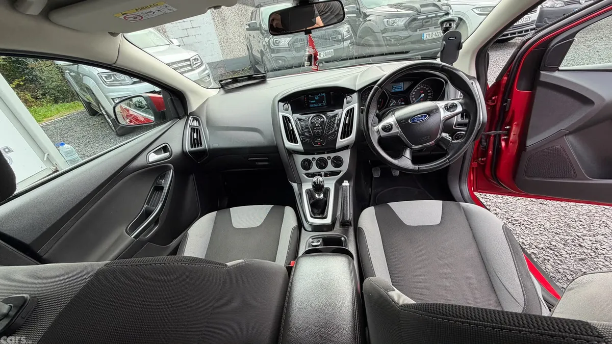 Ford Focus Hatchback, Diesel, 2014, Red