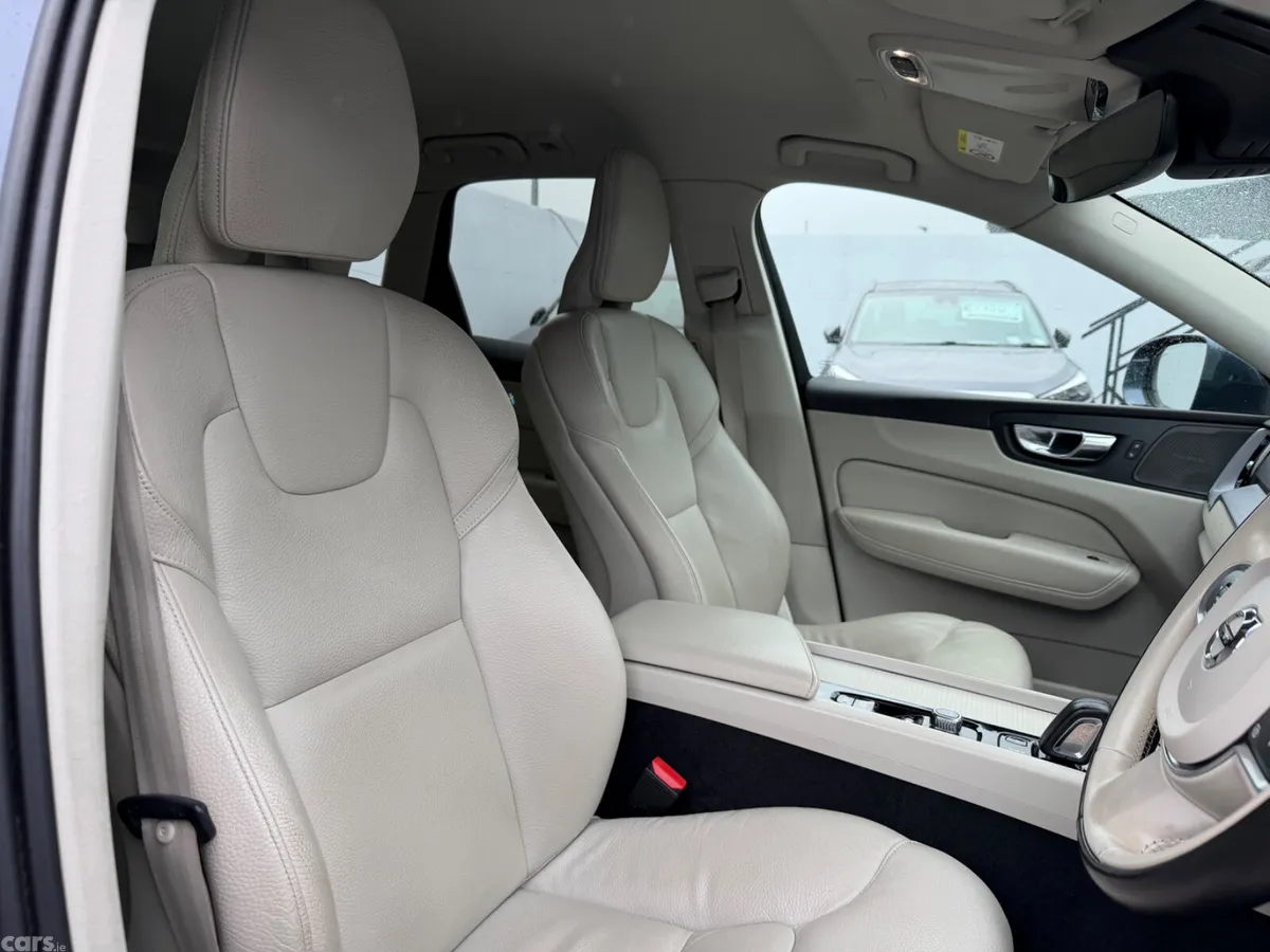 Volvo XC60 SUV, Diesel, 2021, Blue