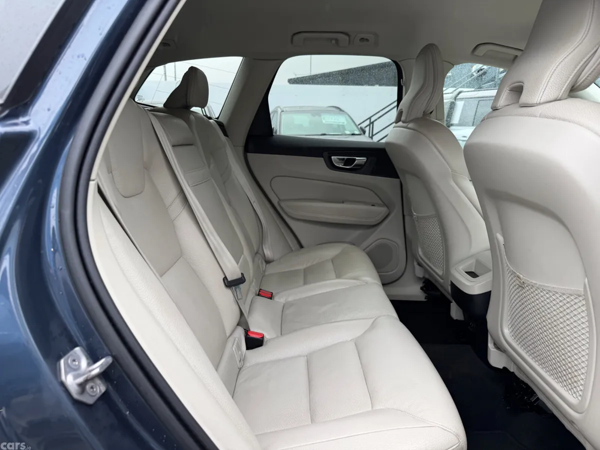 Volvo XC60 SUV, Diesel, 2021, Blue
