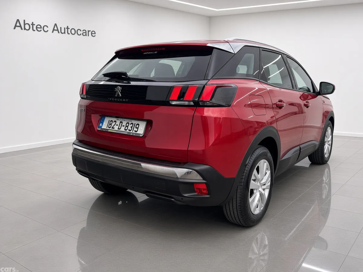 Peugeot 3008 MPV, Petrol, 2018, Red