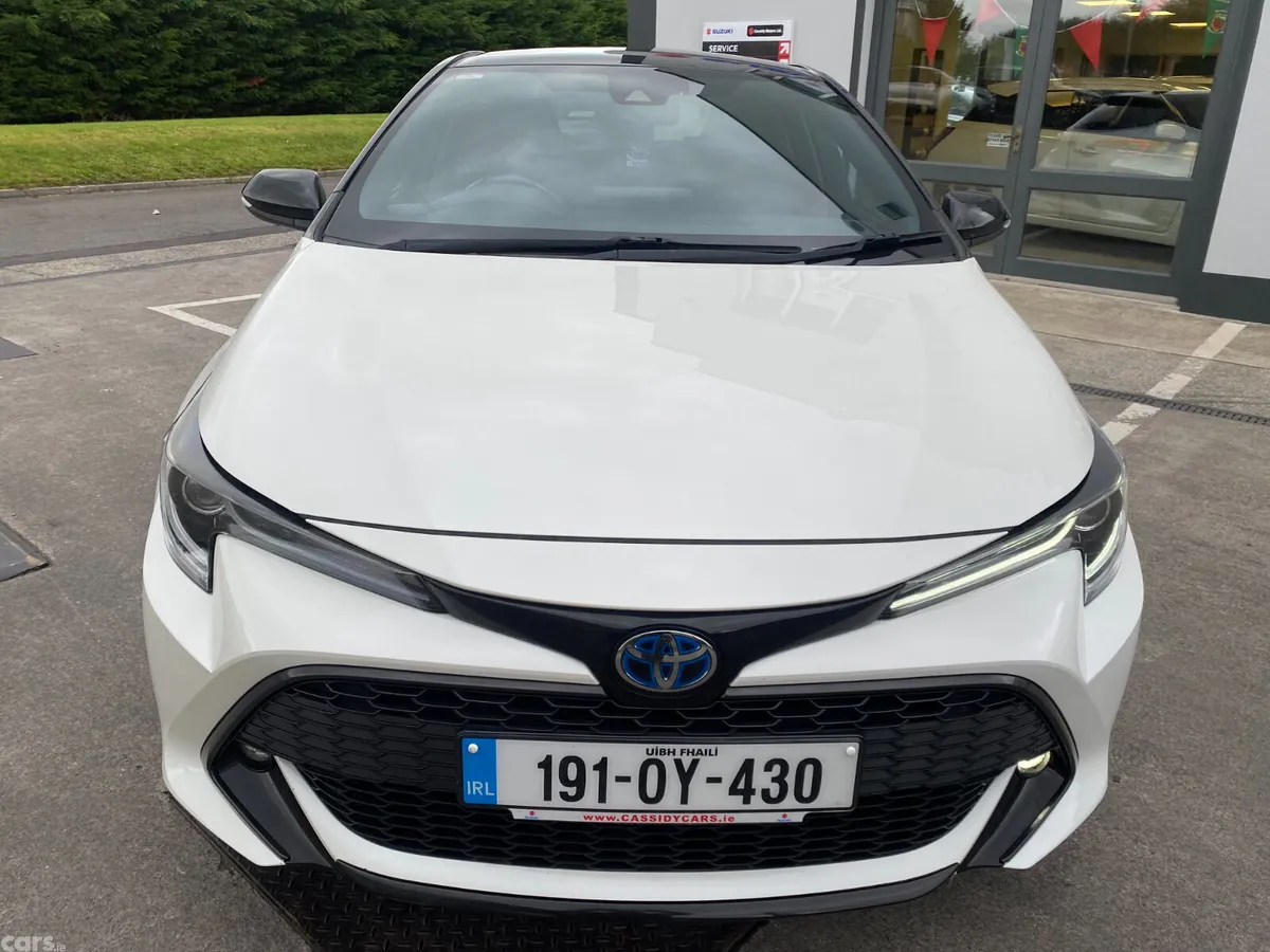 Toyota Corolla Hatchback, Petrol Hybrid, 2019, White