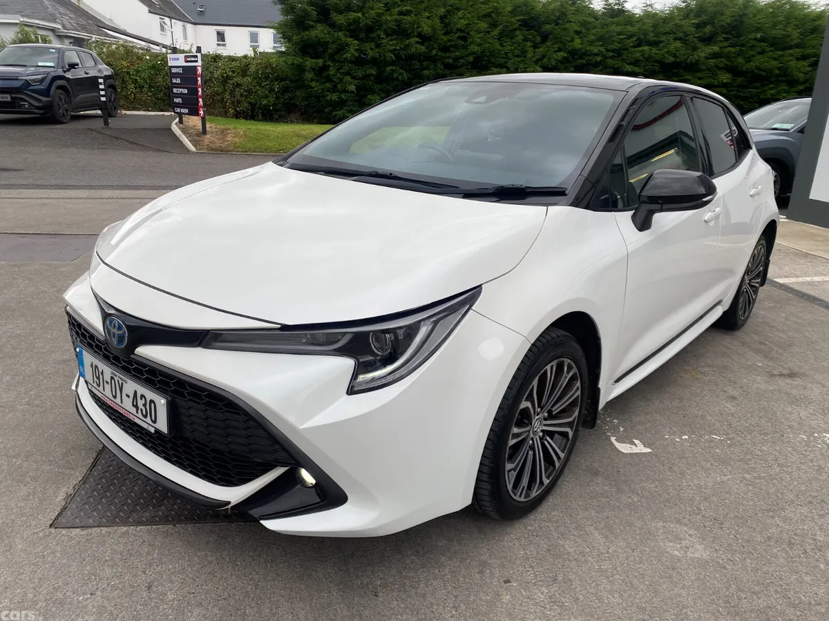 Toyota Corolla Hatchback, Petrol Hybrid, 2019, White