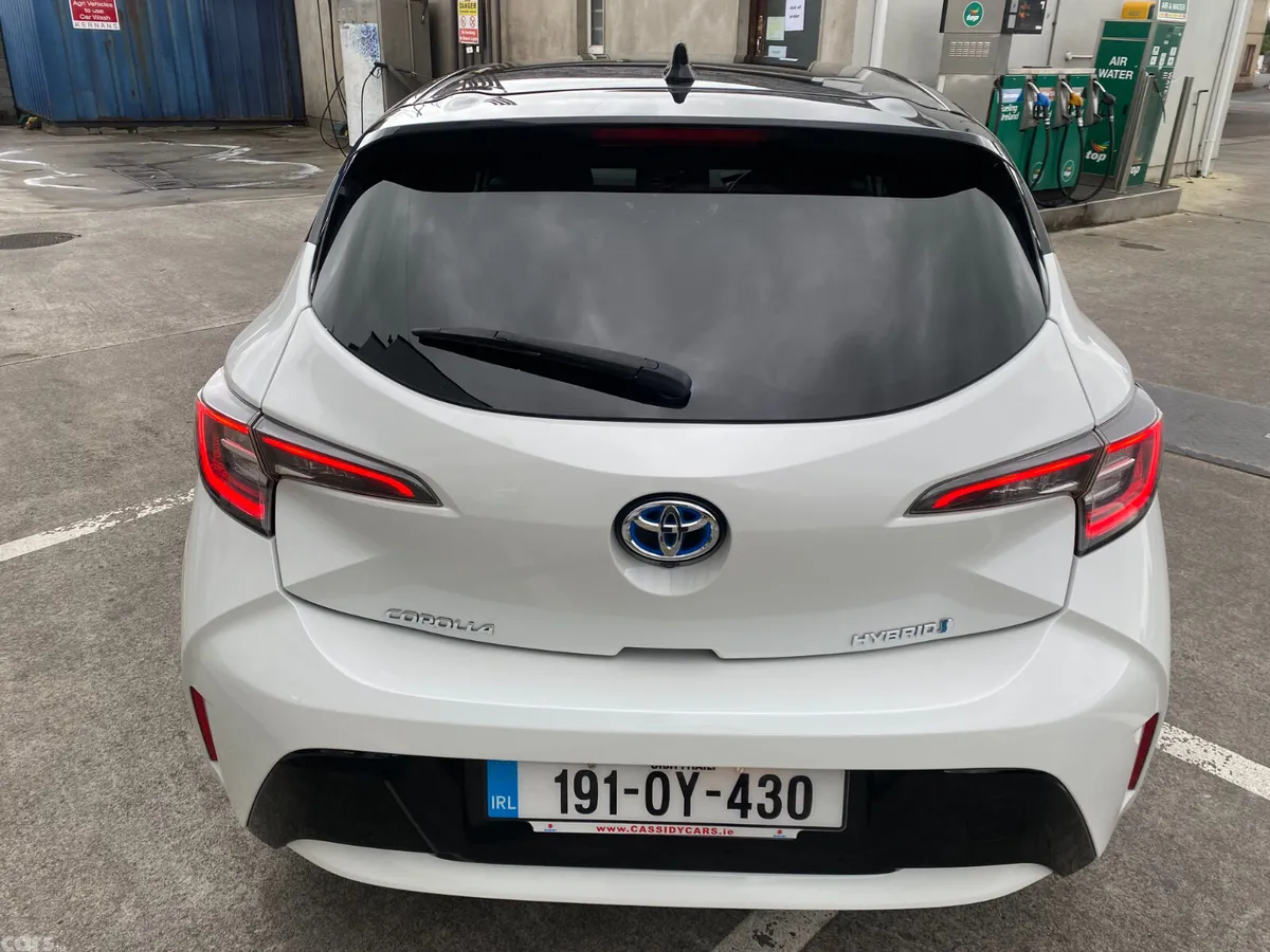 Toyota Corolla Hatchback, Petrol Hybrid, 2019, White