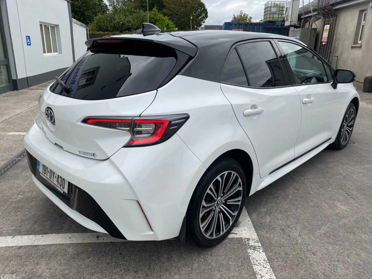 Toyota Corolla Hatchback, Petrol Hybrid, 2019, White