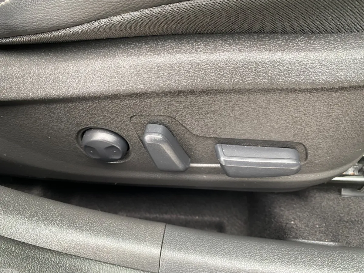 Hyundai KONA MPV, Petrol, 2018, Grey