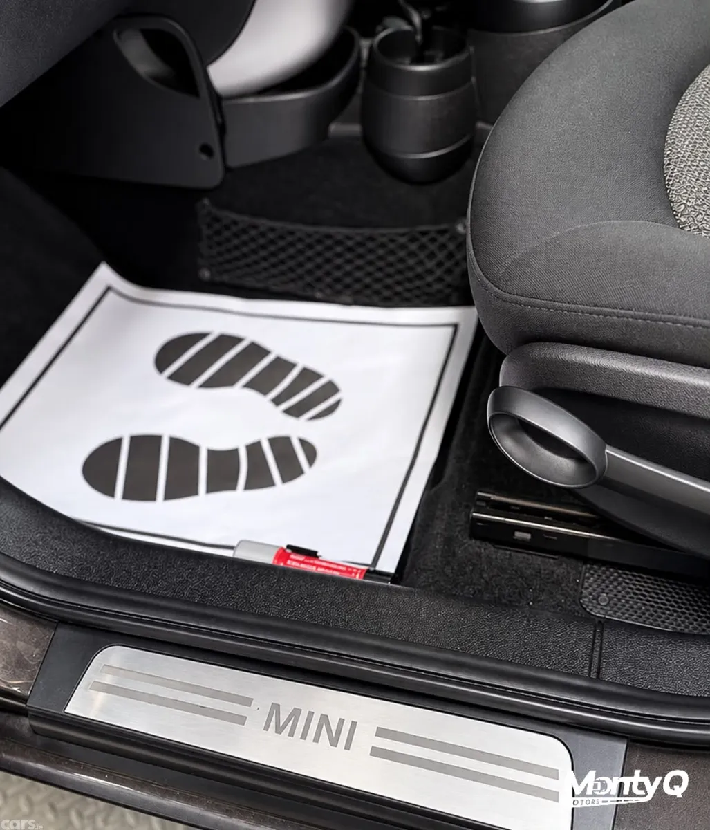 Mini Cooper Hatchback, Diesel, 2014, Black