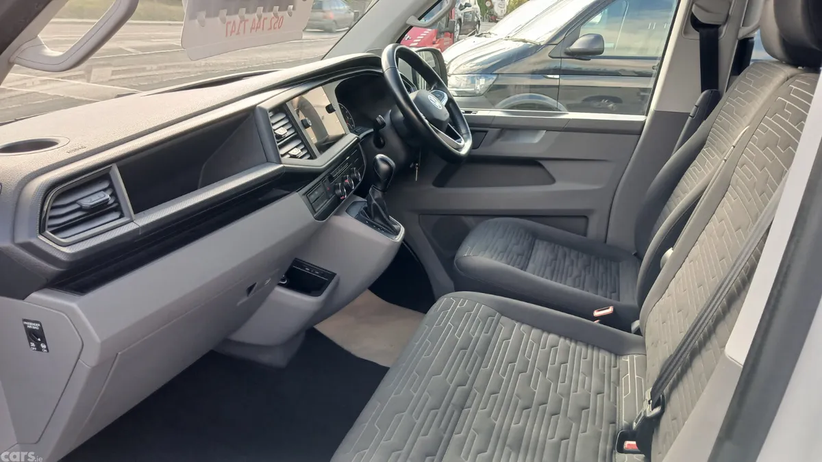Volkswagen Transporter MPV, Diesel, 2022, Grey