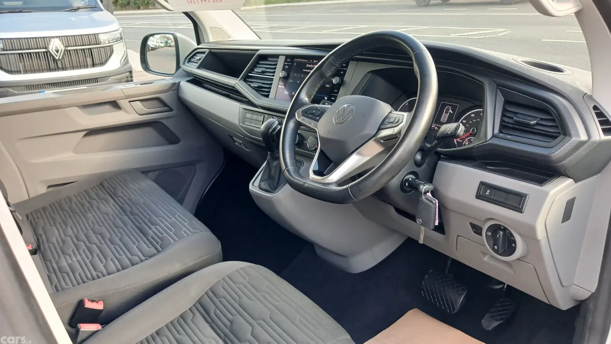 Volkswagen Transporter MPV, Diesel, 2022, Grey