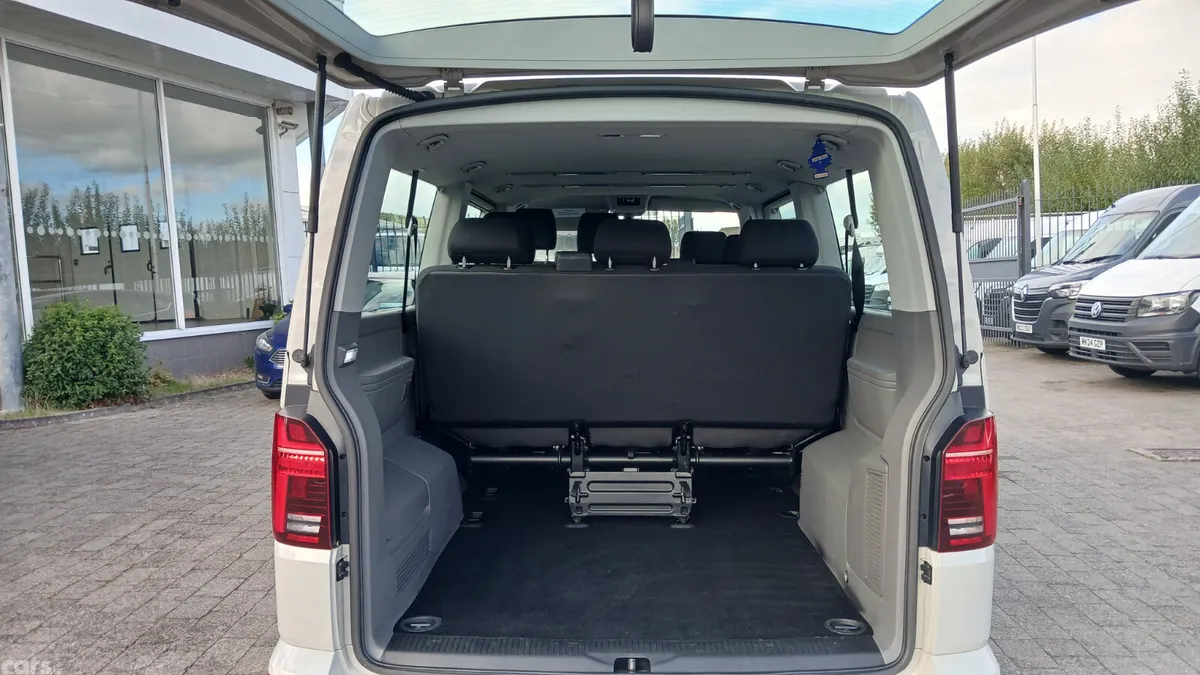 Volkswagen Transporter MPV, Diesel, 2022, Grey