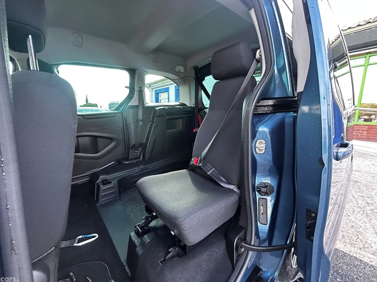 Peugeot Partner MPV, Diesel, 2017, Blue