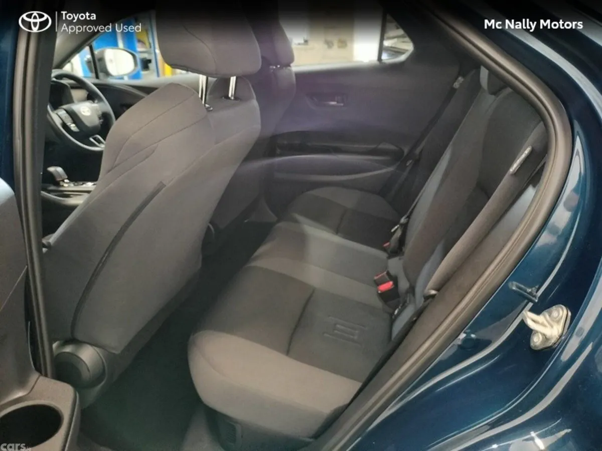 Toyota C-HR SUV, Petrol Hybrid, 2024, Blue