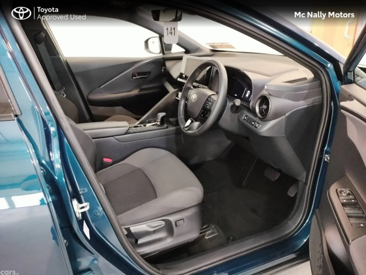 Toyota C-HR SUV, Petrol Hybrid, 2024, Blue