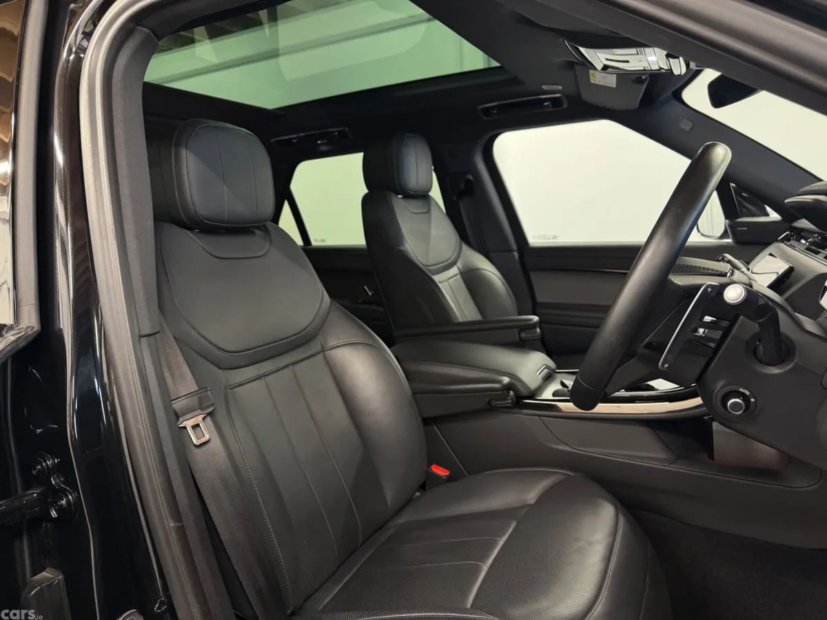 Land Rover Range Rover SUV, Petrol Hybrid, 2023, Black