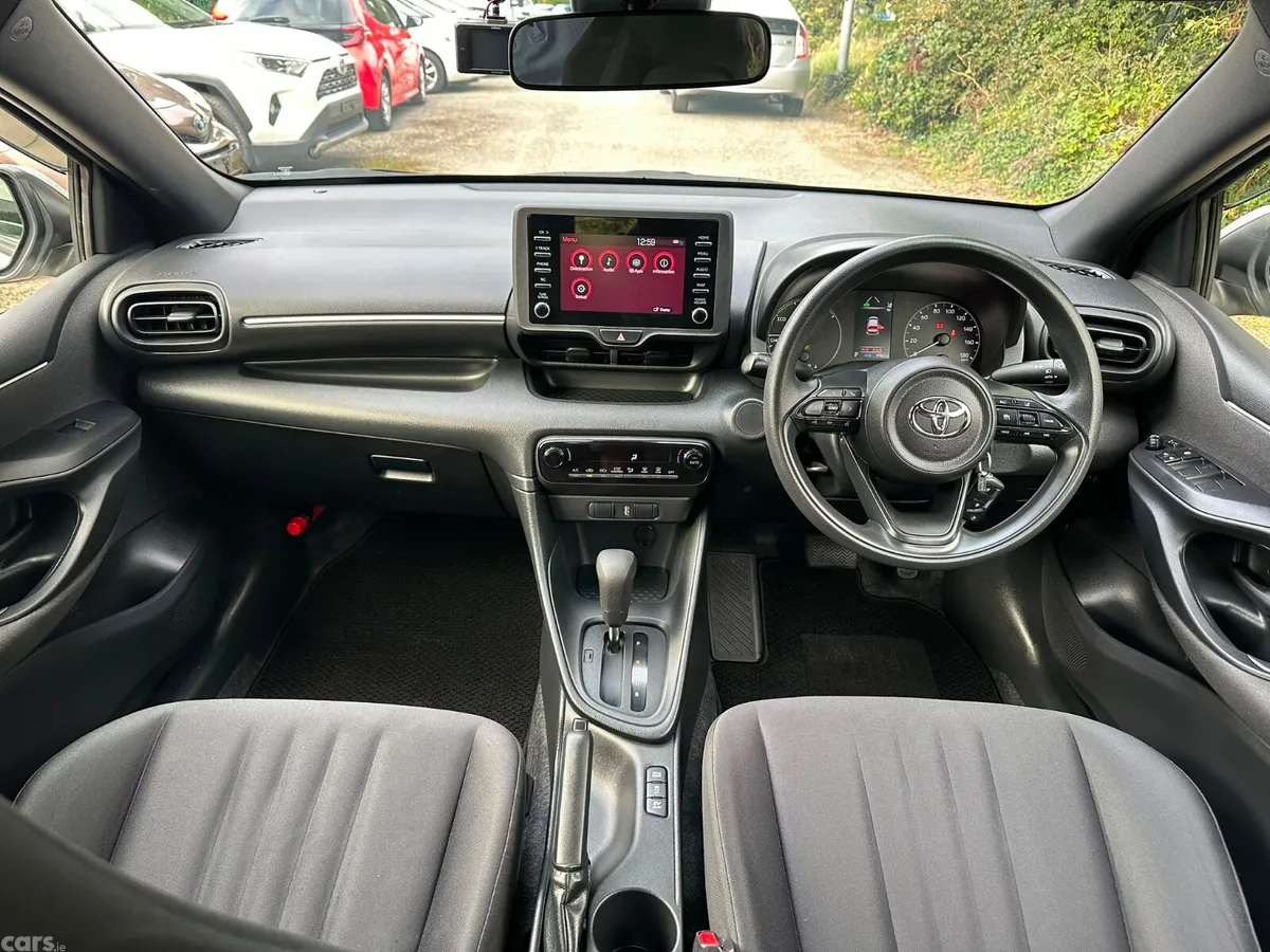 Toyota Yaris Hatchback, Petrol Hybrid, 2020, Silver