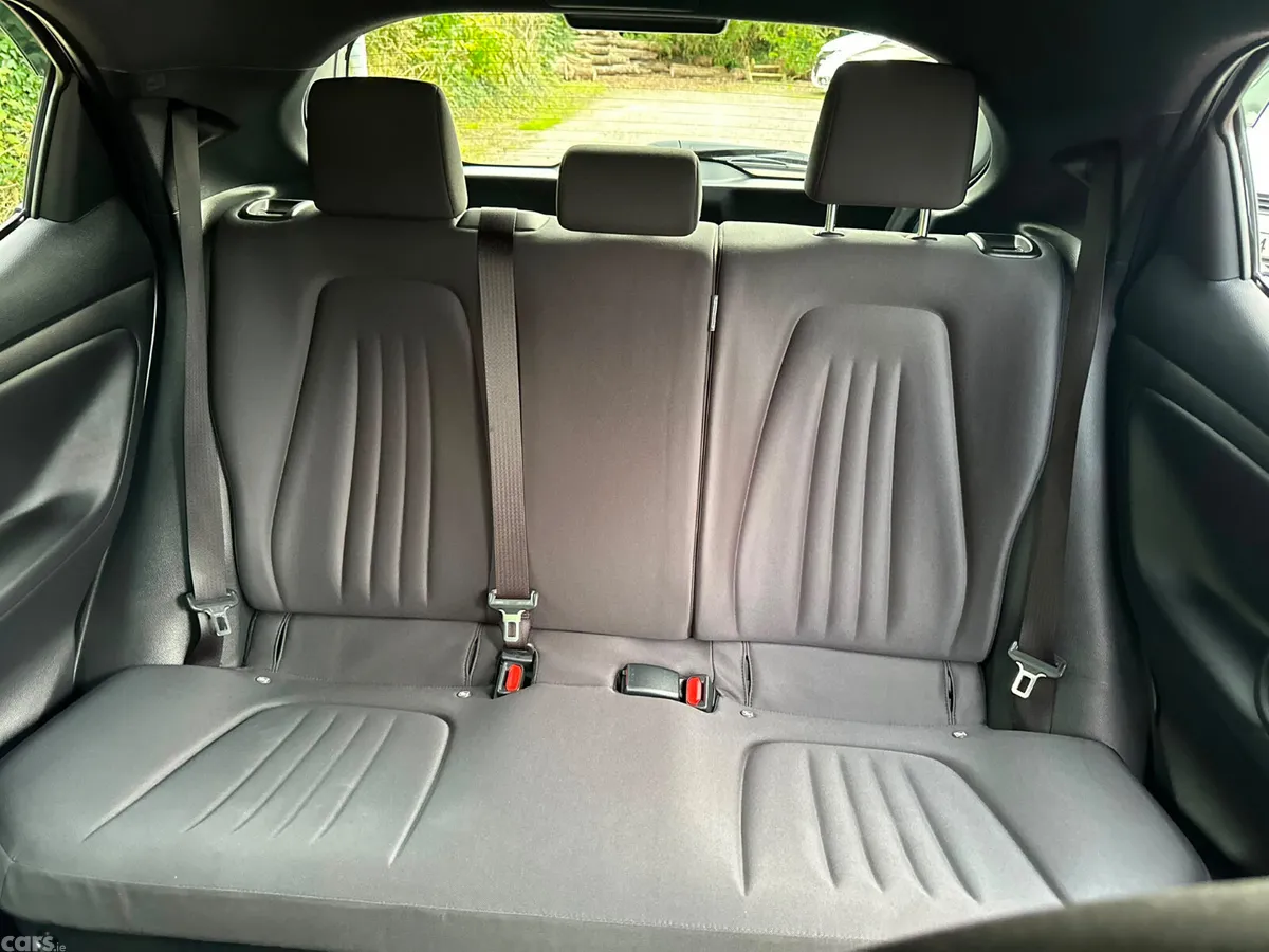 Toyota Yaris Hatchback, Petrol Hybrid, 2020, Silver