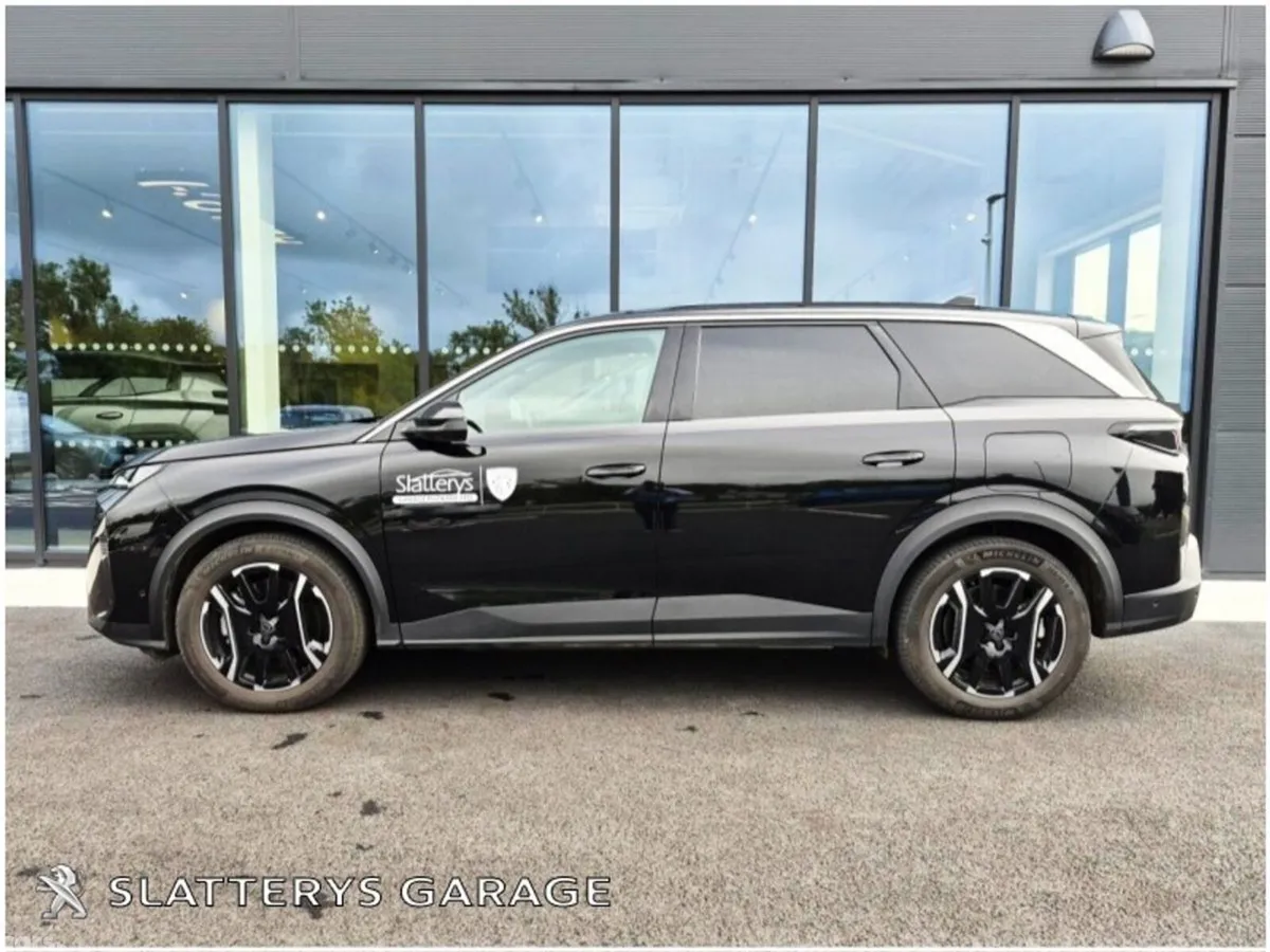 Peugeot 5008 MPV, Electric, 2026, Black